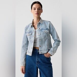 Gap Light Acid Wash Icon Classic Transitional Trucker Denim Jacket Small NWOT